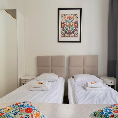 Ground Floor Family Apartment Краків Екстер'єр фото
